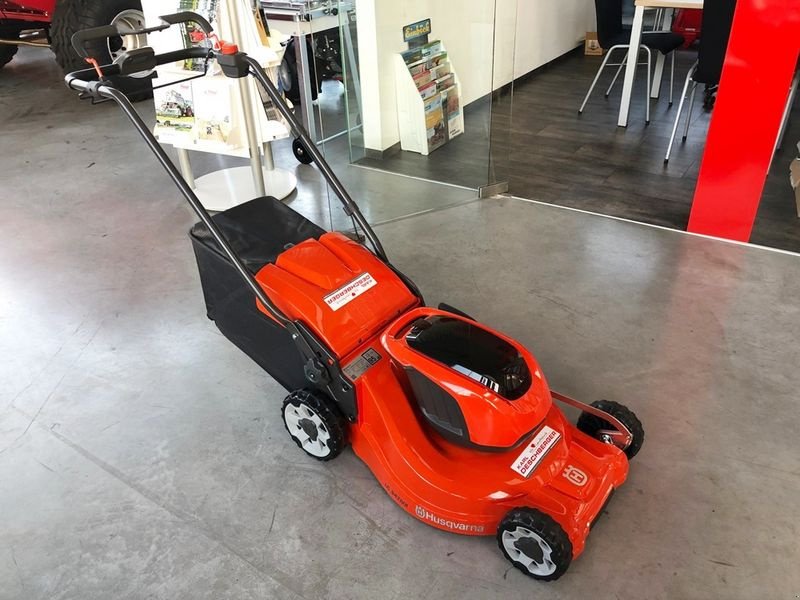 Rasenmäher des Typs Husqvarna LC 347iVX Akku-Rasenmäher, Neumaschine in St. Marienkirchen (Bild 2)