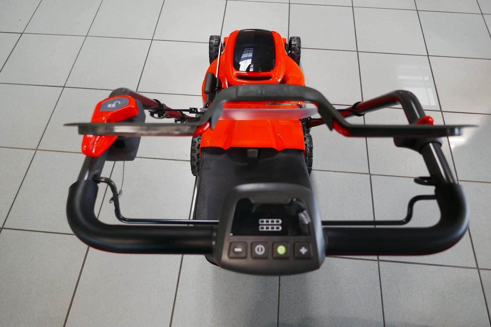 Rasenmäher of the type Husqvarna LC 347iVX Akku, Gebrauchtmaschine in Villach (Picture 3)