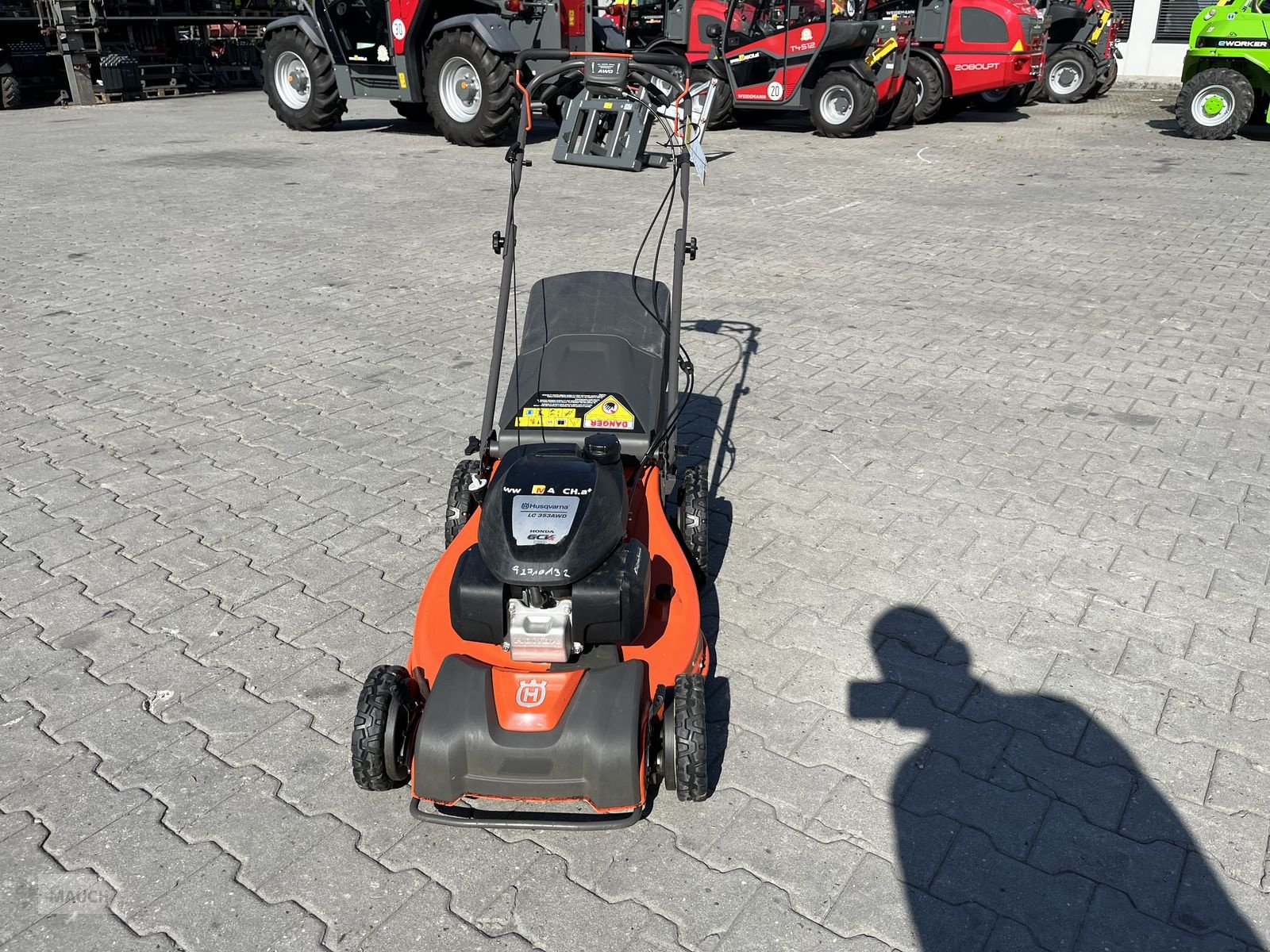 Rasenmäher des Typs Husqvarna LC 353AWD leicht gebraucht inkl. Mulchstopfen, Gebrauchtmaschine in Burgkirchen (Bild 4)