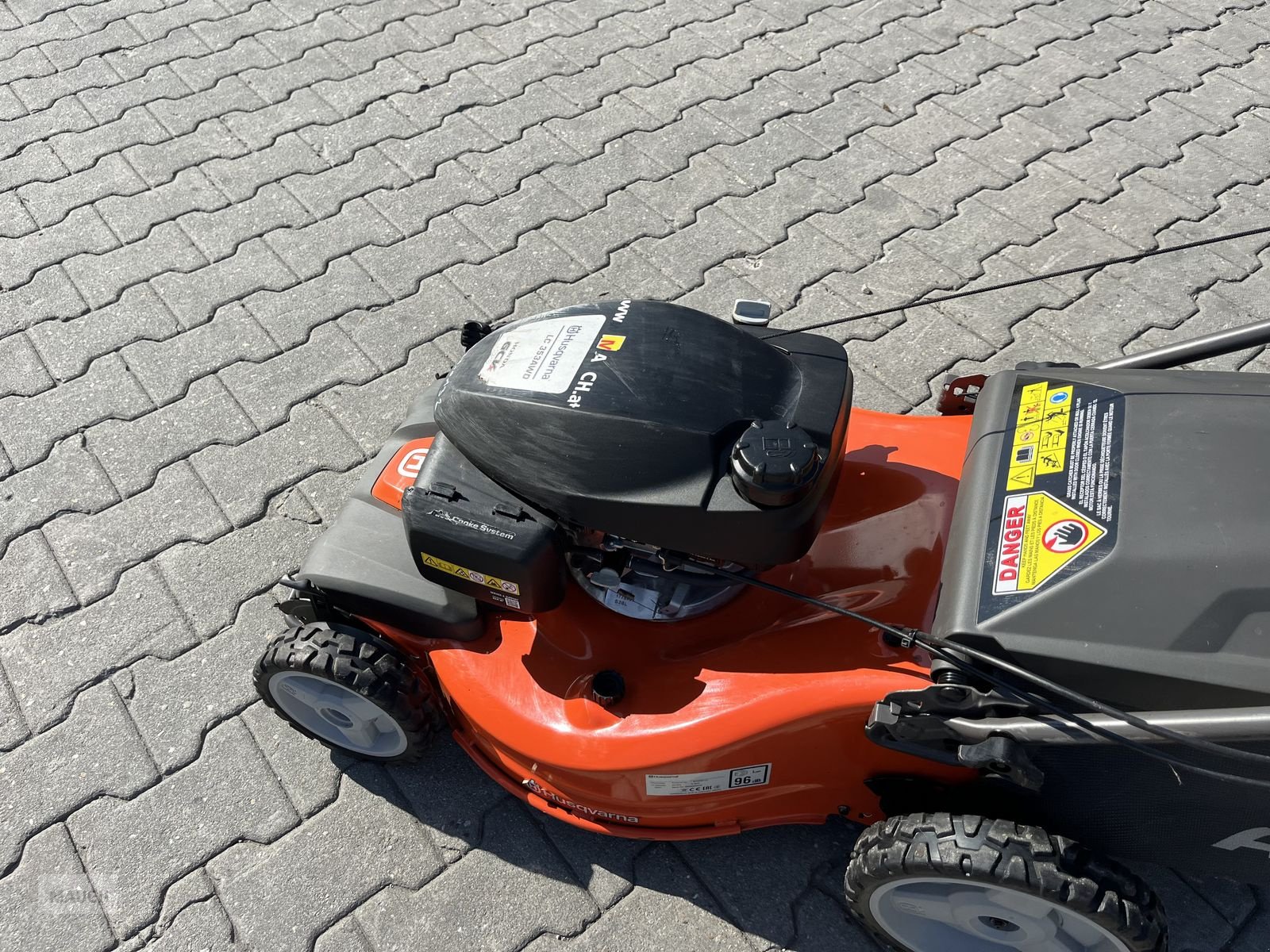 Rasenmäher des Typs Husqvarna LC 353AWD leicht gebraucht inkl. Mulchstopfen, Gebrauchtmaschine in Burgkirchen (Bild 9)