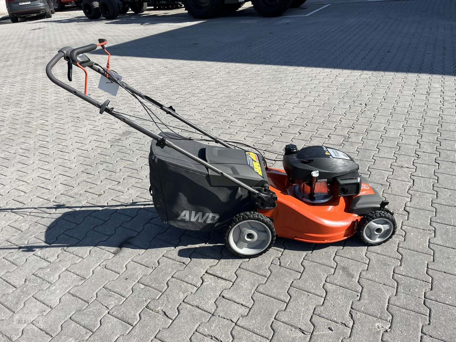 Rasenmäher des Typs Husqvarna LC 353AWD leicht gebraucht inkl. Mulchstopfen, Gebrauchtmaschine in Burgkirchen (Bild 2)