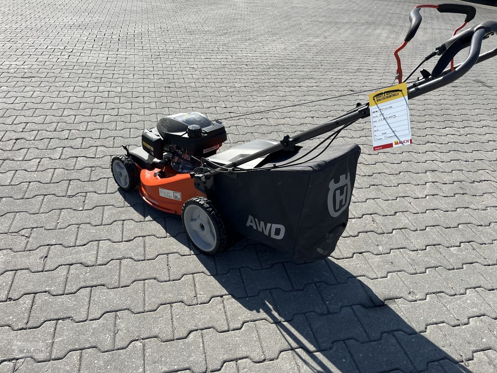 Rasenmäher des Typs Husqvarna LC 353AWD leicht gebraucht inkl. Mulchstopfen, Gebrauchtmaschine in Burgkirchen (Bild 5)