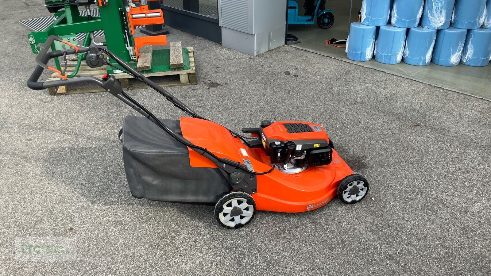Rasenmäher of the type Husqvarna LC 353VE, Neumaschine in Redlham (Picture 7)
