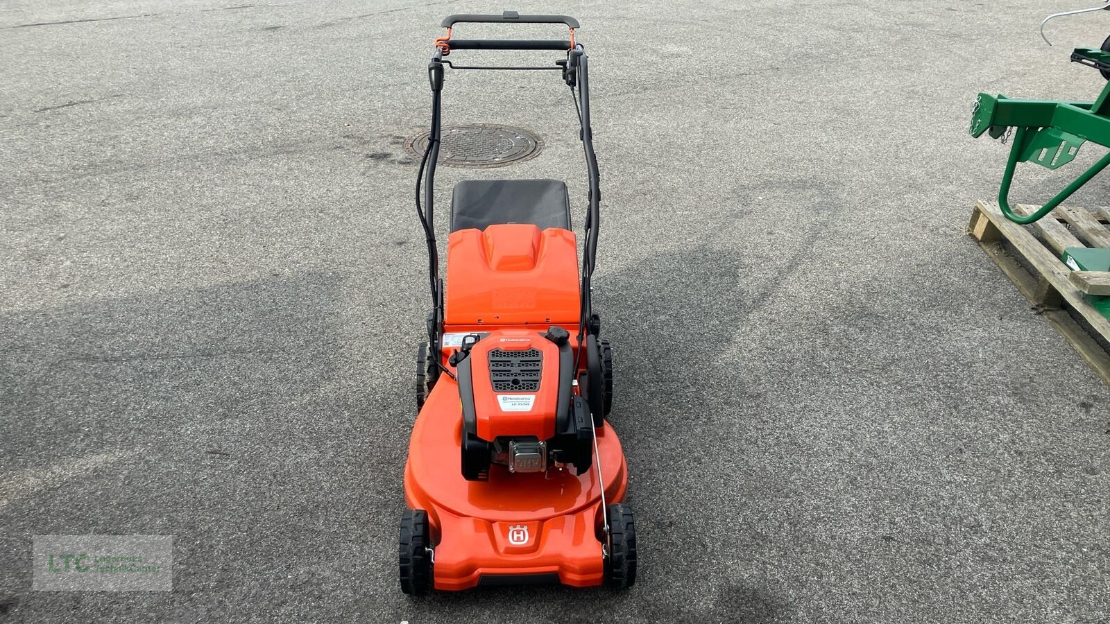 Rasenmäher of the type Husqvarna LC 353VE, Neumaschine in Redlham (Picture 5)