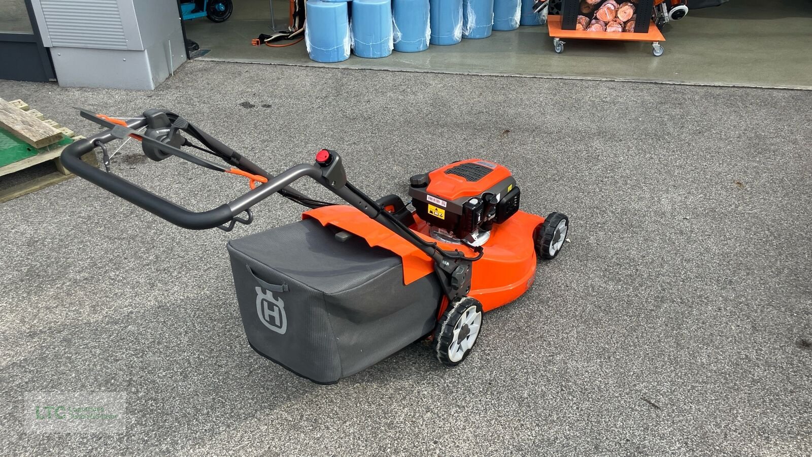 Rasenmäher of the type Husqvarna LC 353VE, Neumaschine in Redlham (Picture 3)