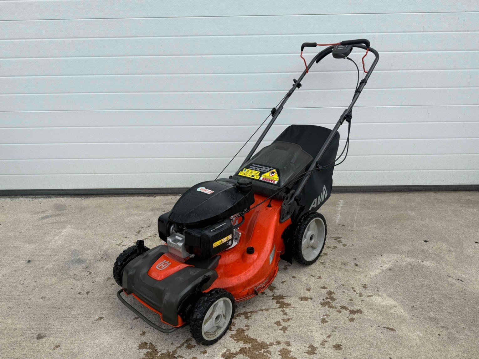 Rasenmäher des Typs Husqvarna LC353AWD, Gebrauchtmaschine in LA SOUTERRAINE (Bild 1)