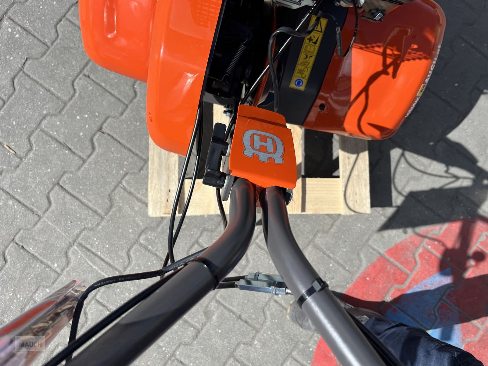 Rasenmäher a típus Husqvarna Motorhacke TF 325, Neumaschine ekkor: Burgkirchen (Kép 3)