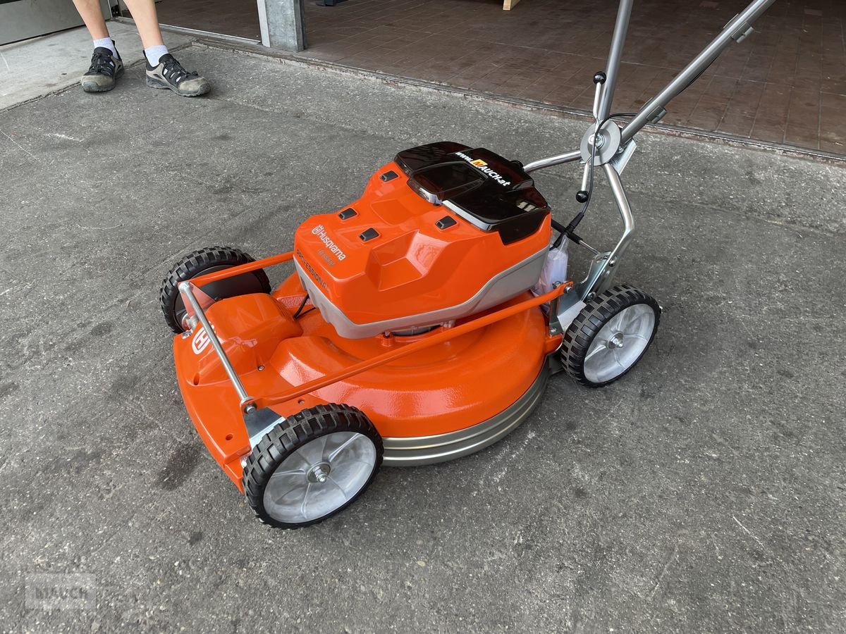 Rasenmäher tip Husqvarna Mulchmäher LB 553iV Profirasenmäher, Neumaschine in Burgkirchen (Poză 4)