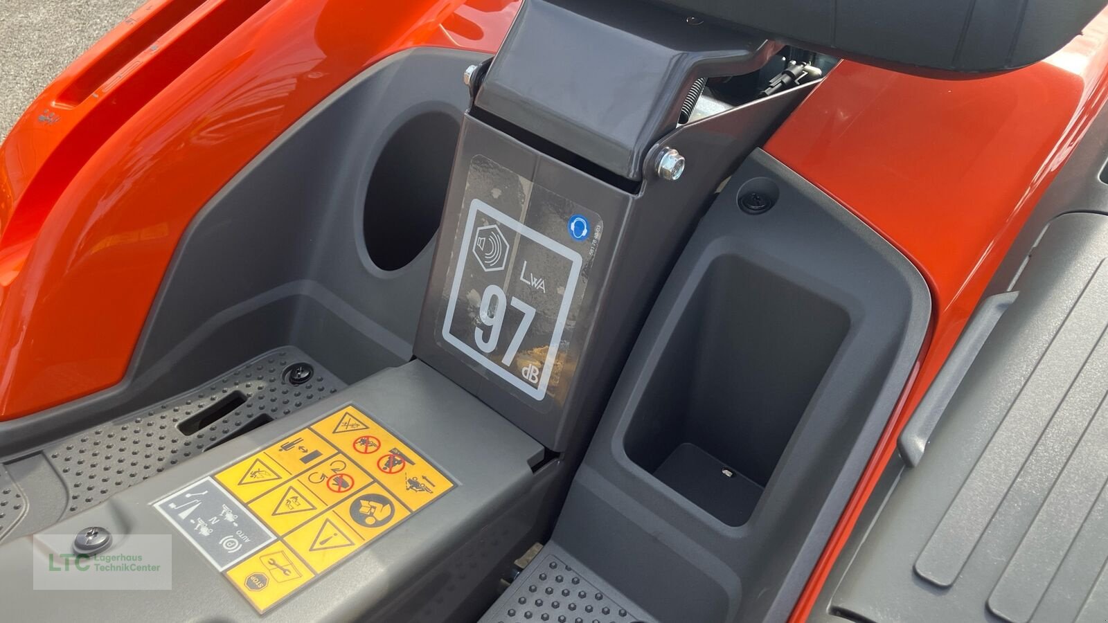 Rasenmäher Türe ait Husqvarna R 200iX AWD, Neumaschine içinde Redlham (resim 10)