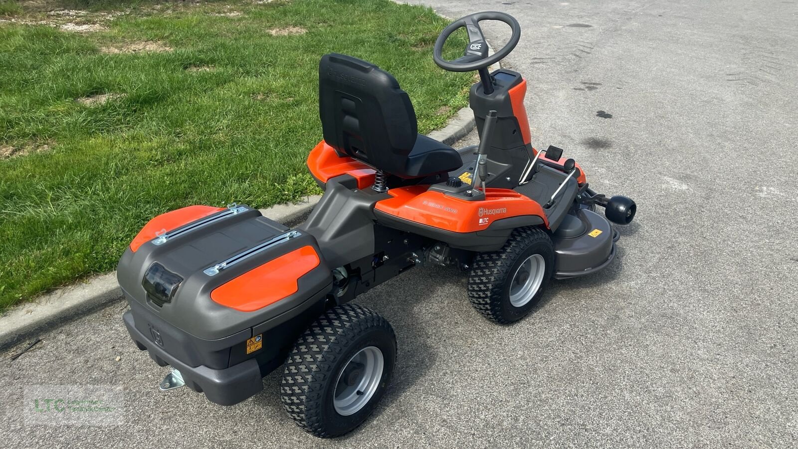 Rasenmäher Türe ait Husqvarna R 200iX AWD, Neumaschine içinde Redlham (resim 3)