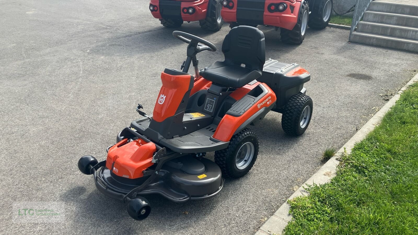 Rasenmäher Türe ait Husqvarna R 200iX AWD, Neumaschine içinde Redlham (resim 1)