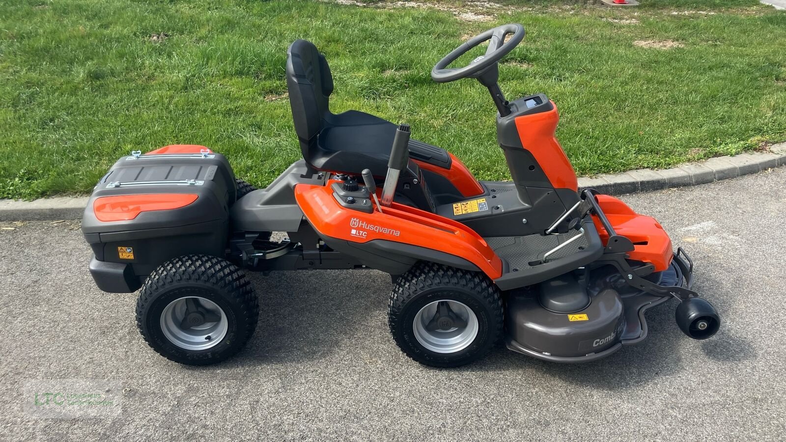 Rasenmäher Türe ait Husqvarna R 200iX AWD, Neumaschine içinde Redlham (resim 7)