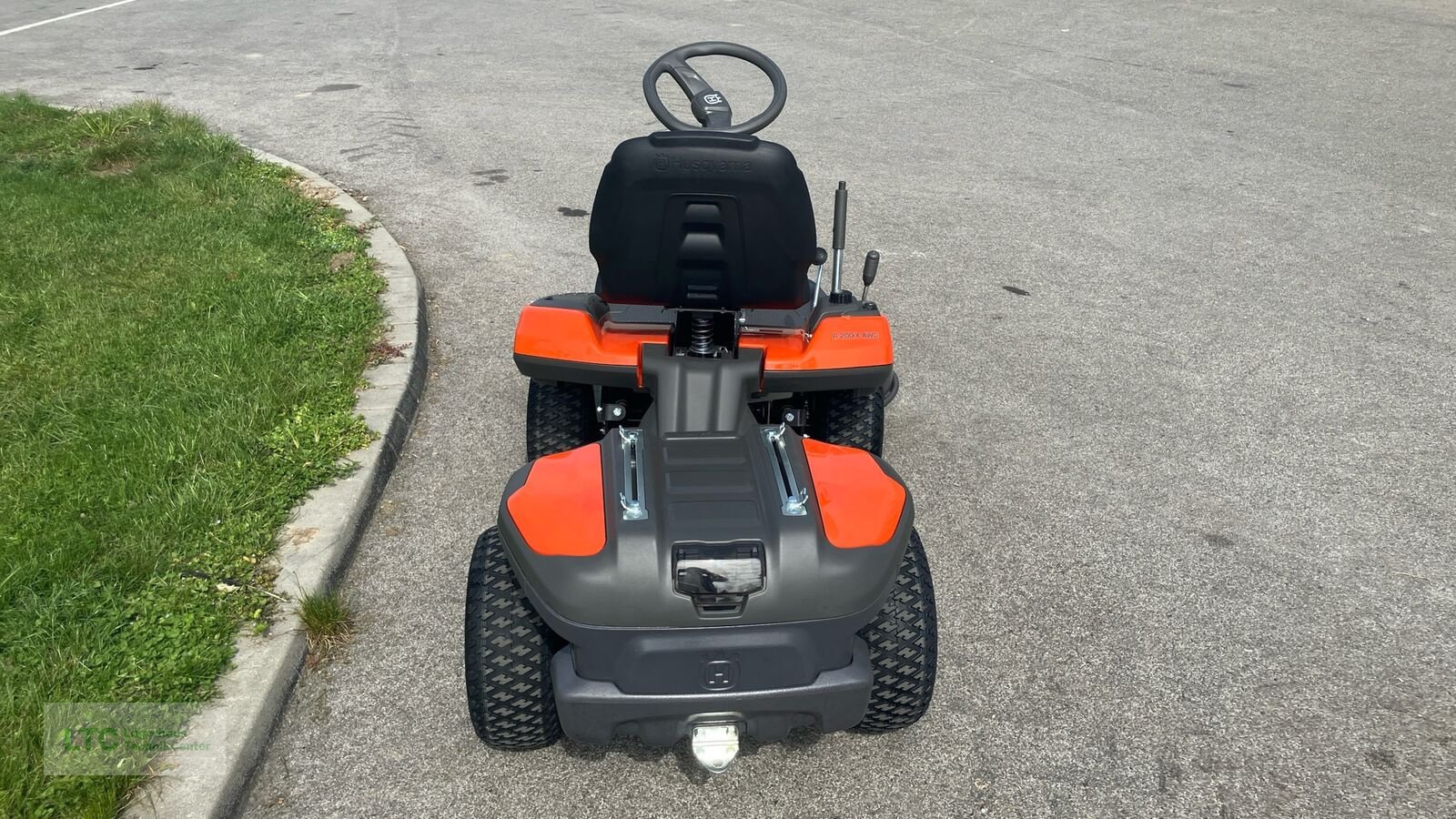 Rasenmäher Türe ait Husqvarna R 200iX AWD, Neumaschine içinde Redlham (resim 8)