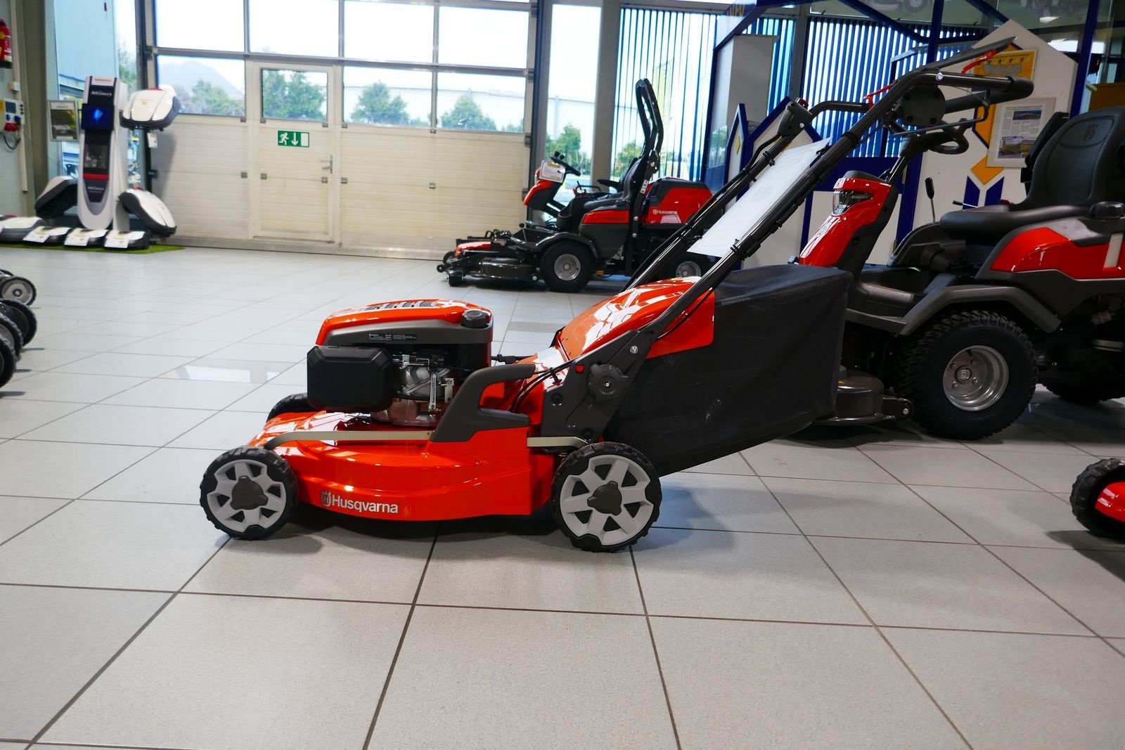 Rasenmäher des Typs Husqvarna Rasenmäher LC 353VE, Gebrauchtmaschine in Villach (Bild 8)