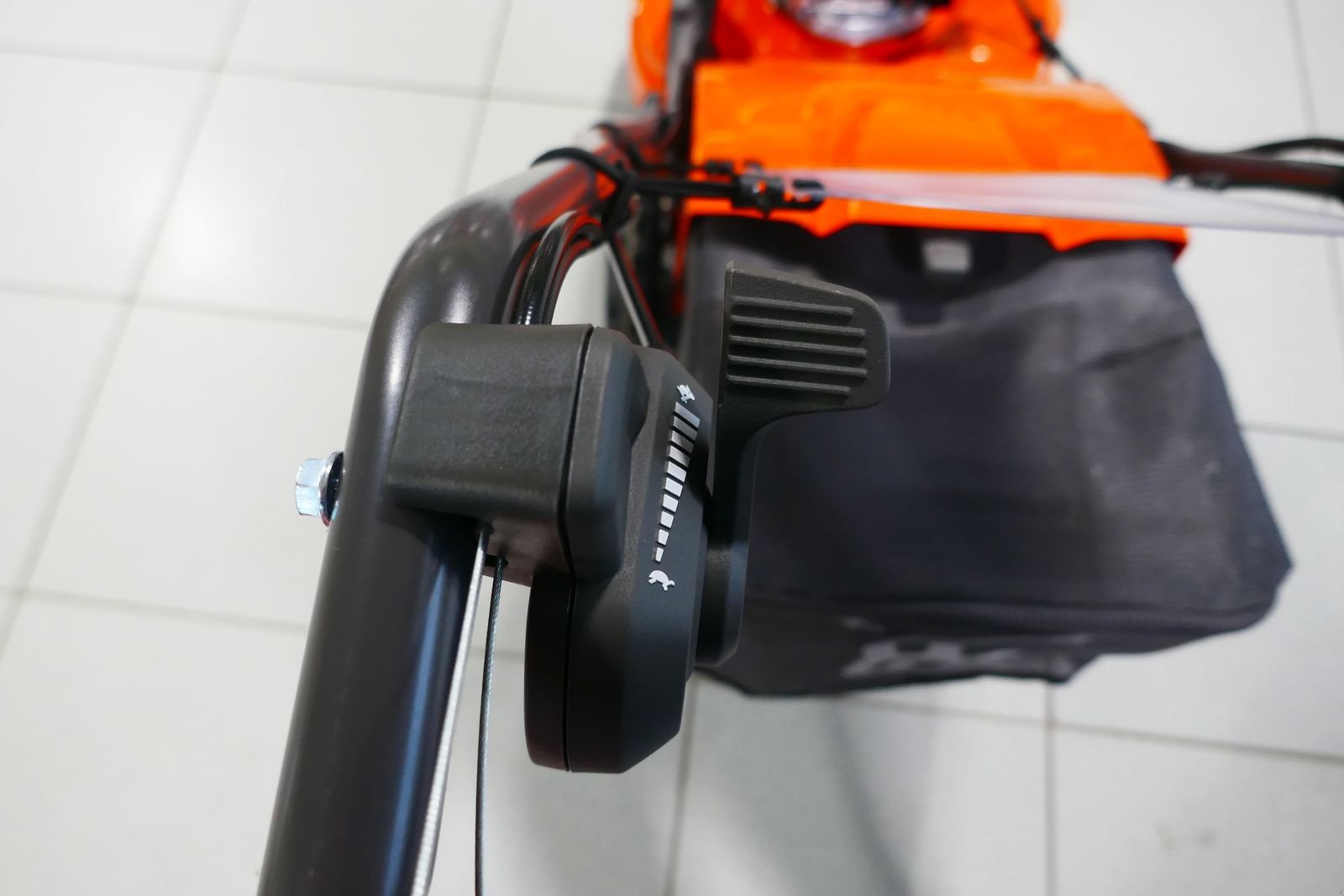 Rasenmäher des Typs Husqvarna Rasenmäher LC 353VE, Gebrauchtmaschine in Villach (Bild 5)