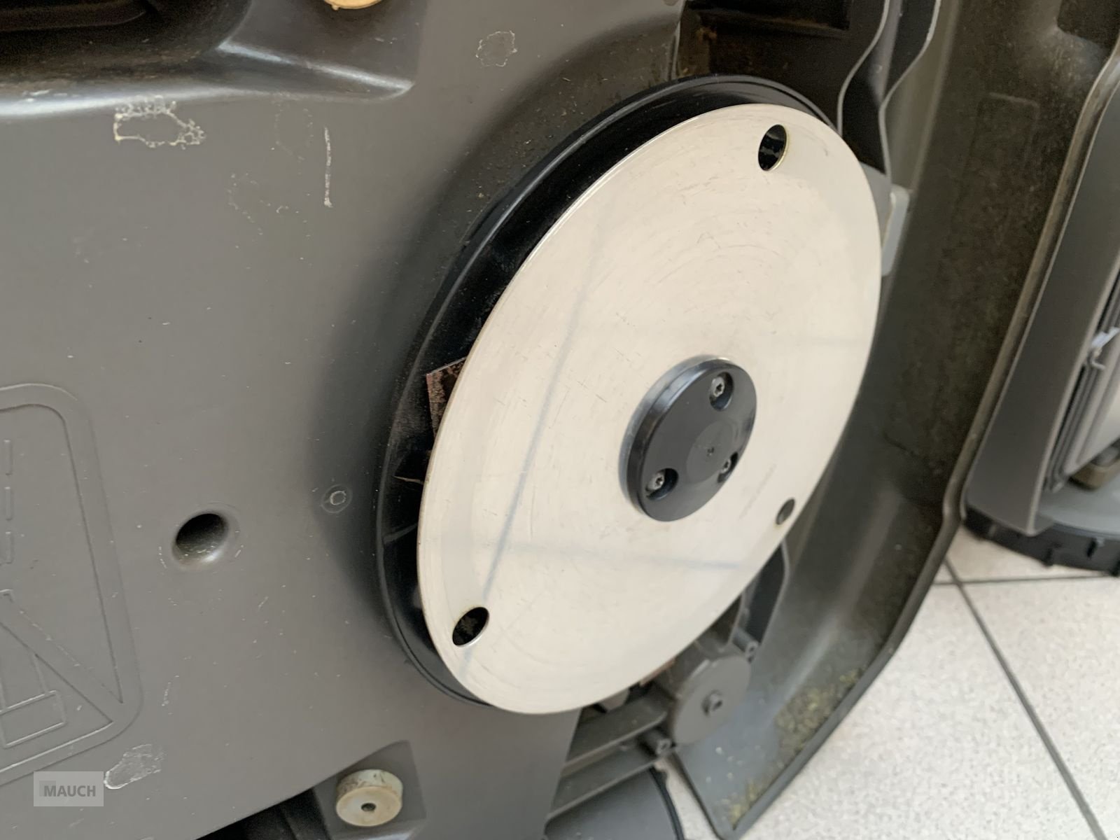 Rasenmäher of the type Husqvarna Rasenroboter Automower 535 AWD, Gebrauchtmaschine in Eben (Picture 11)