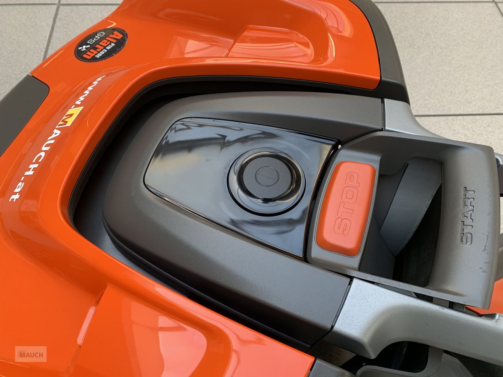 Rasenmäher of the type Husqvarna Rasenroboter Automower 535 AWD, Gebrauchtmaschine in Eben (Picture 7)