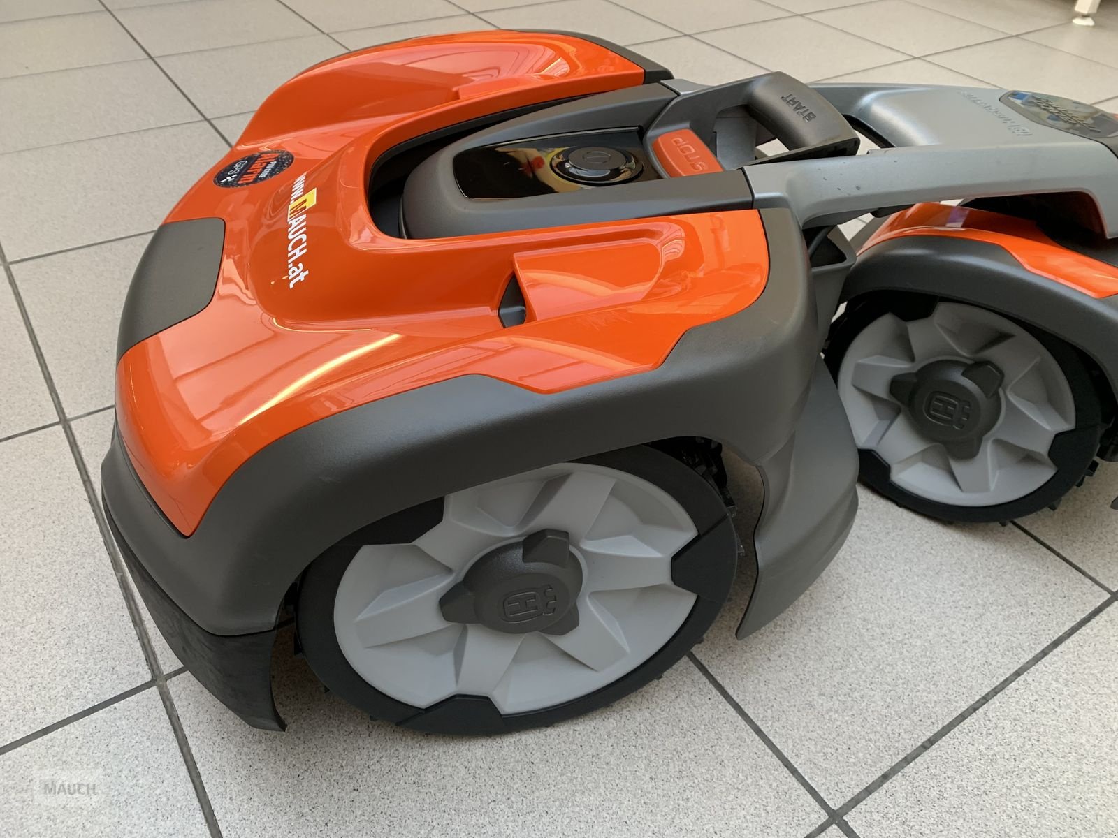 Rasenmäher of the type Husqvarna Rasenroboter Automower 535 AWD, Gebrauchtmaschine in Eben (Picture 8)