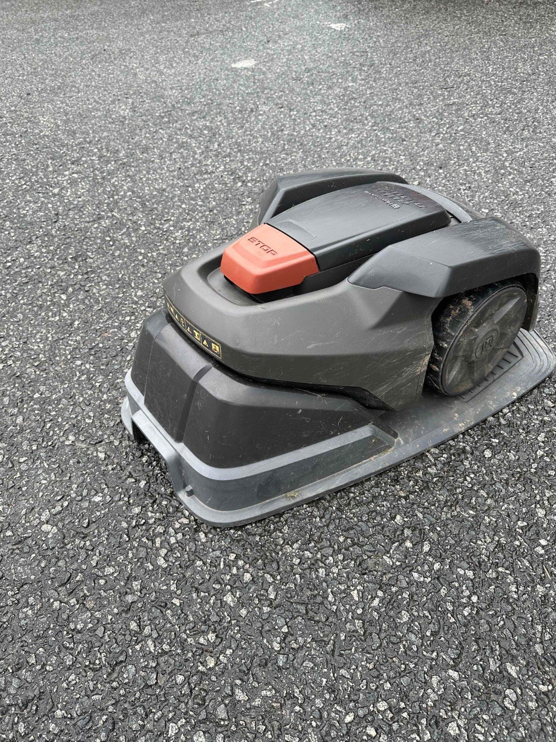 Rasenmäher a típus Husqvarna Robot de tonte Automower 308 Husqvarna, Gebrauchtmaschine ekkor: LA SOUTERRAINE (Kép 6)