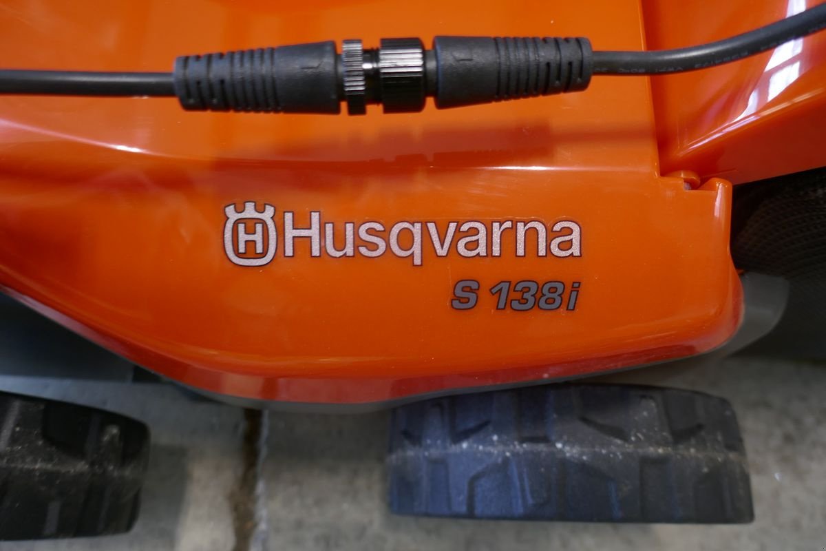Rasenmäher des Typs Husqvarna S138i SET Vertikutierer, Gebrauchtmaschine in Villach (Bild 3)