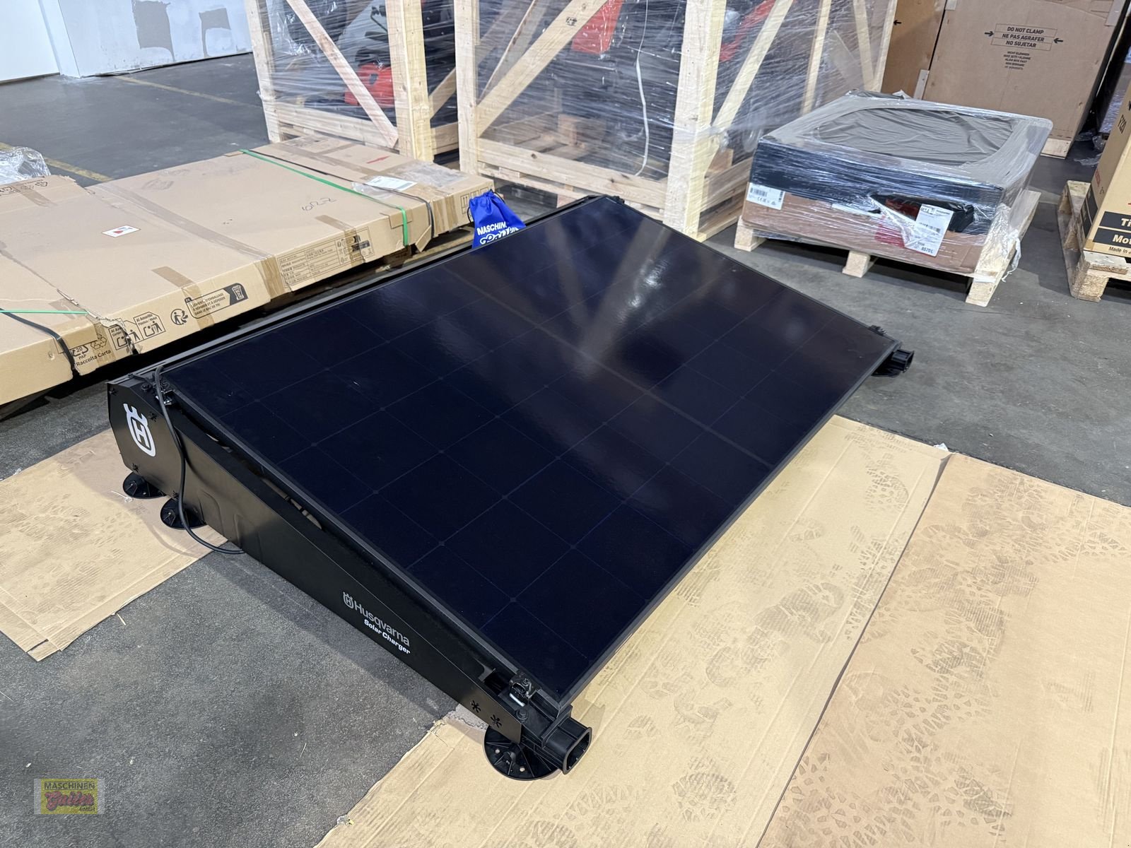 Rasenmäher typu Husqvarna Solar Charger, Vorführmaschine v Kötschach (Obrázek 15)