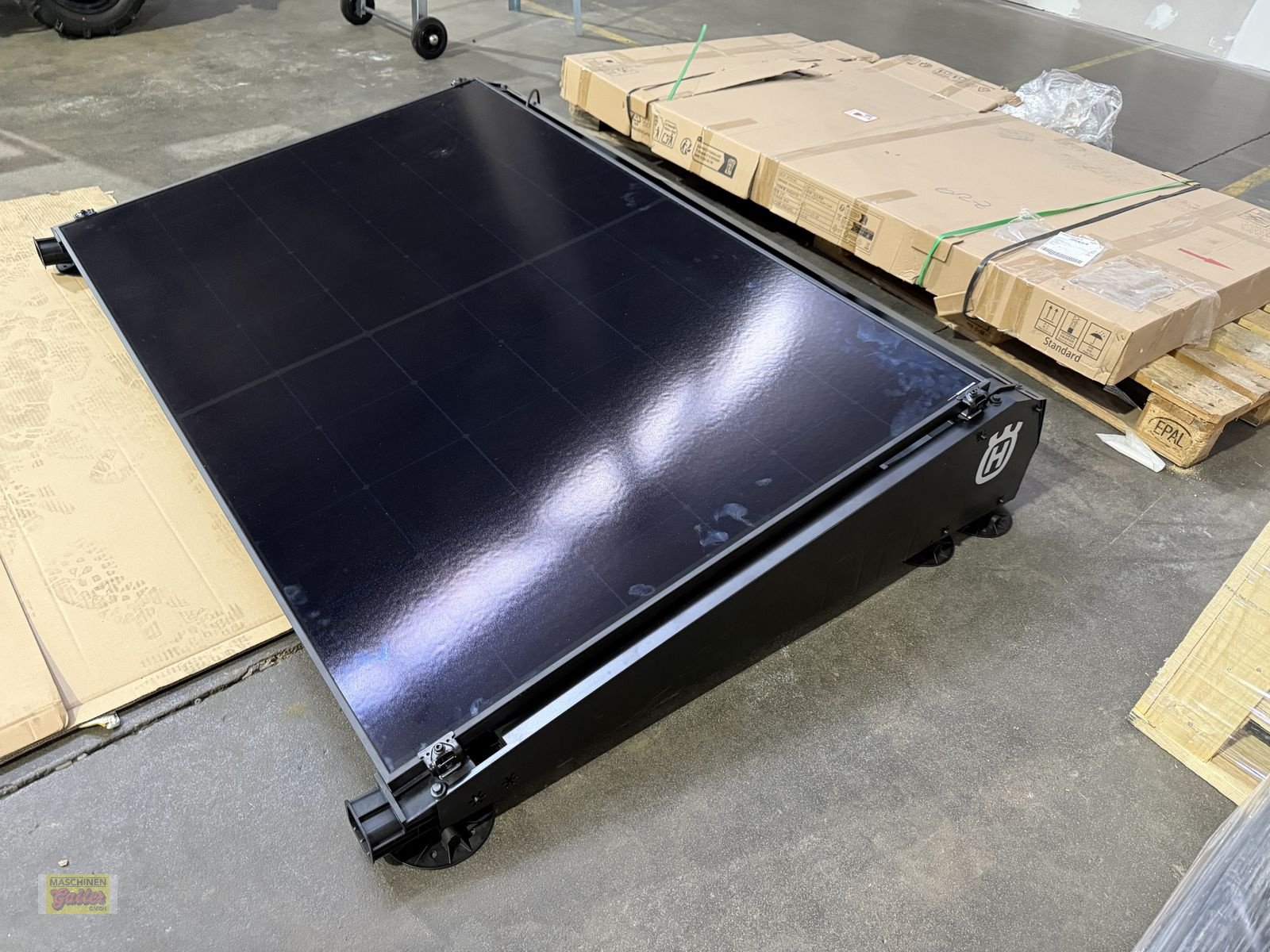 Rasenmäher typu Husqvarna Solar Charger, Vorführmaschine v Kötschach (Obrázek 12)