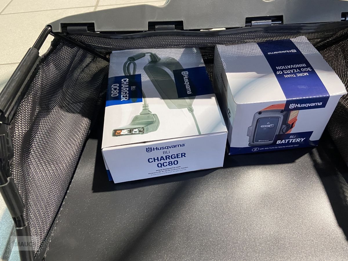 Rasenmäher a típus Husqvarna Vertikutierer S138i, SET mit Akku&Ladegerät, Neumaschine ekkor: Burgkirchen (Kép 3)