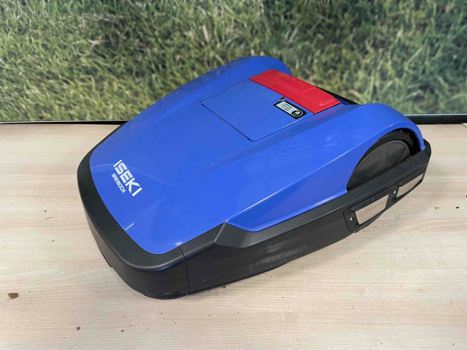 Rasenmäher tip Iseki Robot de tonte SRE1800X Iseki, Gebrauchtmaschine in LA SOUTERRAINE (Poză 1)