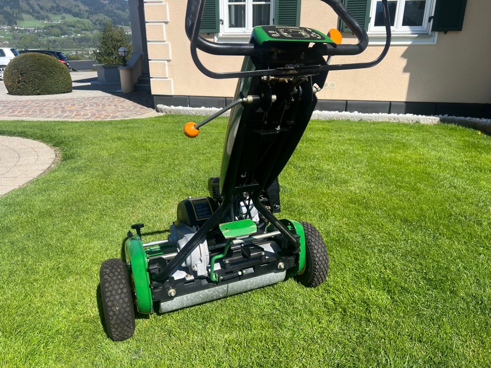 Rasenmäher of the type John Deere 220B, Gebrauchtmaschine in Mondsee (Picture 4)