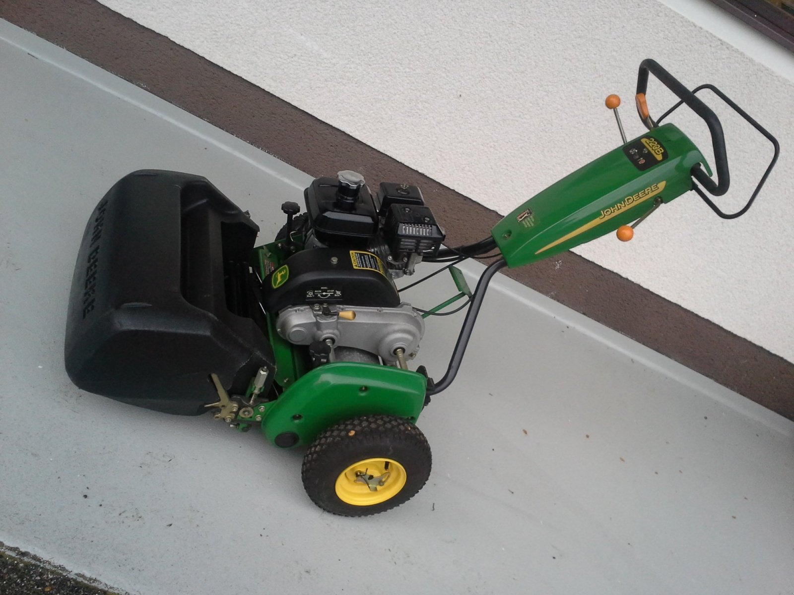 Rasenmäher of the type John Deere 220B, Gebrauchtmaschine in Mondsee (Picture 7)