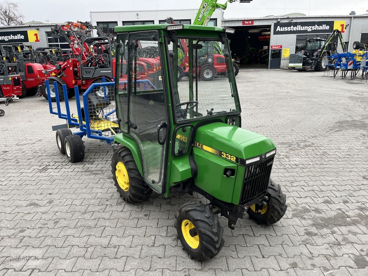 Rasenmäher του τύπου John Deere John Deere 332 mit Rückewagen & Schneeschild, Gebrauchtmaschine σε Burgkirchen (Φωτογραφία 3)