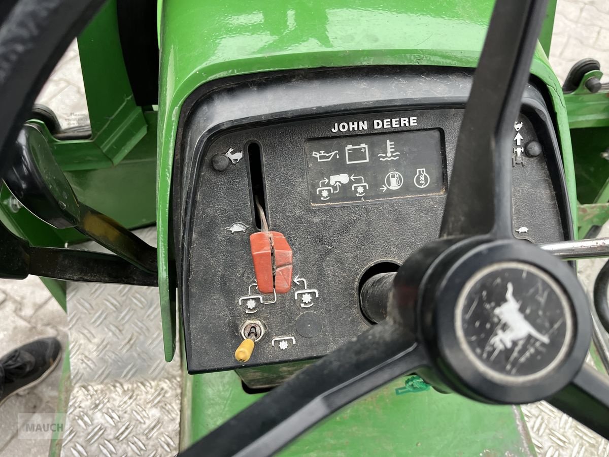 Rasenmäher του τύπου John Deere John Deere 332 mit Rückewagen & Schneeschild, Gebrauchtmaschine σε Burgkirchen (Φωτογραφία 15)