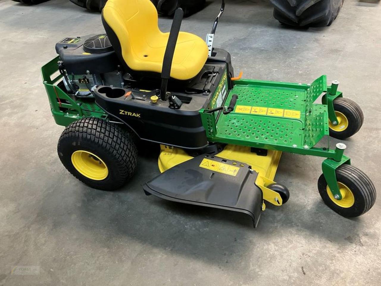 Rasenmäher typu John Deere Z335E, Neumaschine v Jahnatal (Obrázek 2)