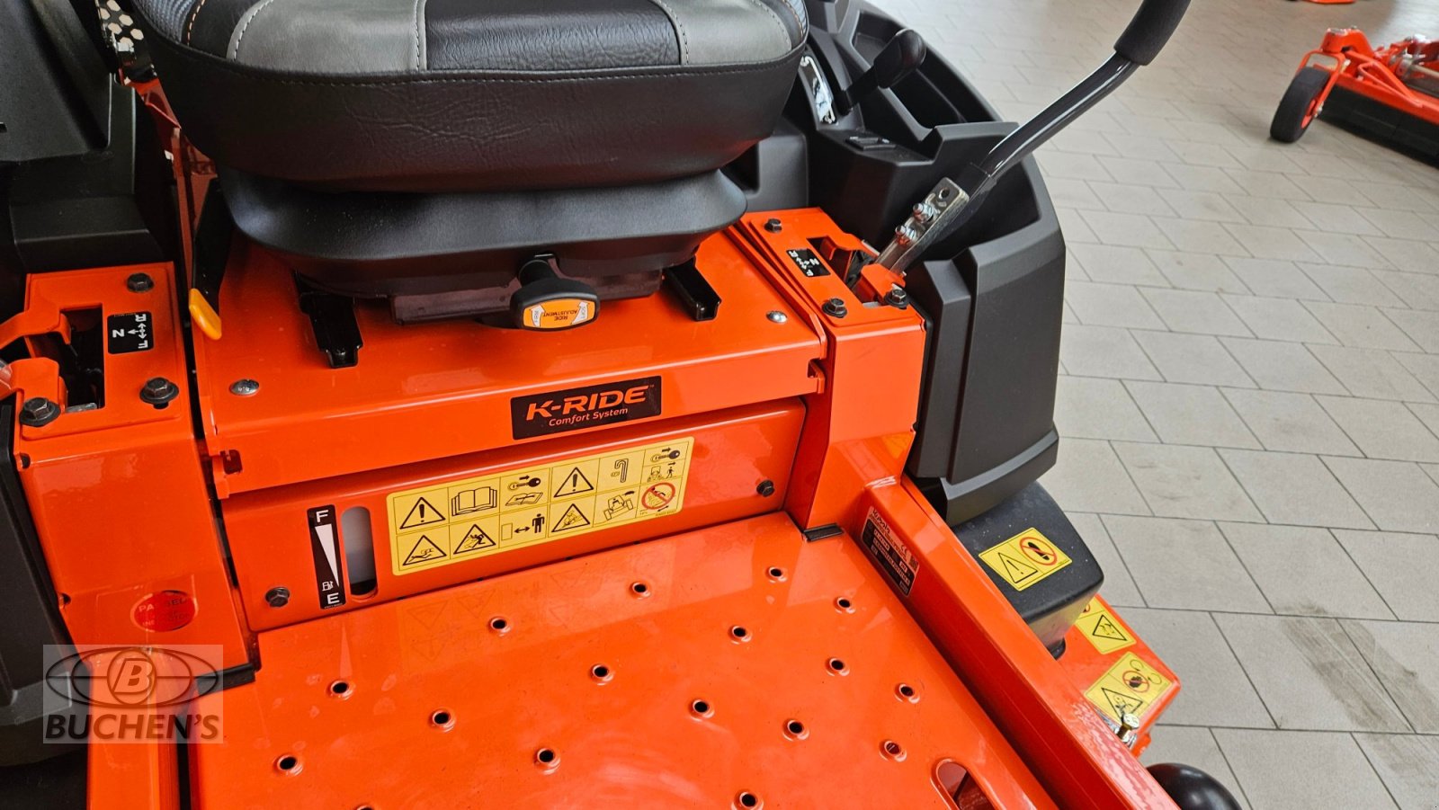 Rasenmäher of the type Kubota Z2-481, Neumaschine in Olpe (Picture 7)