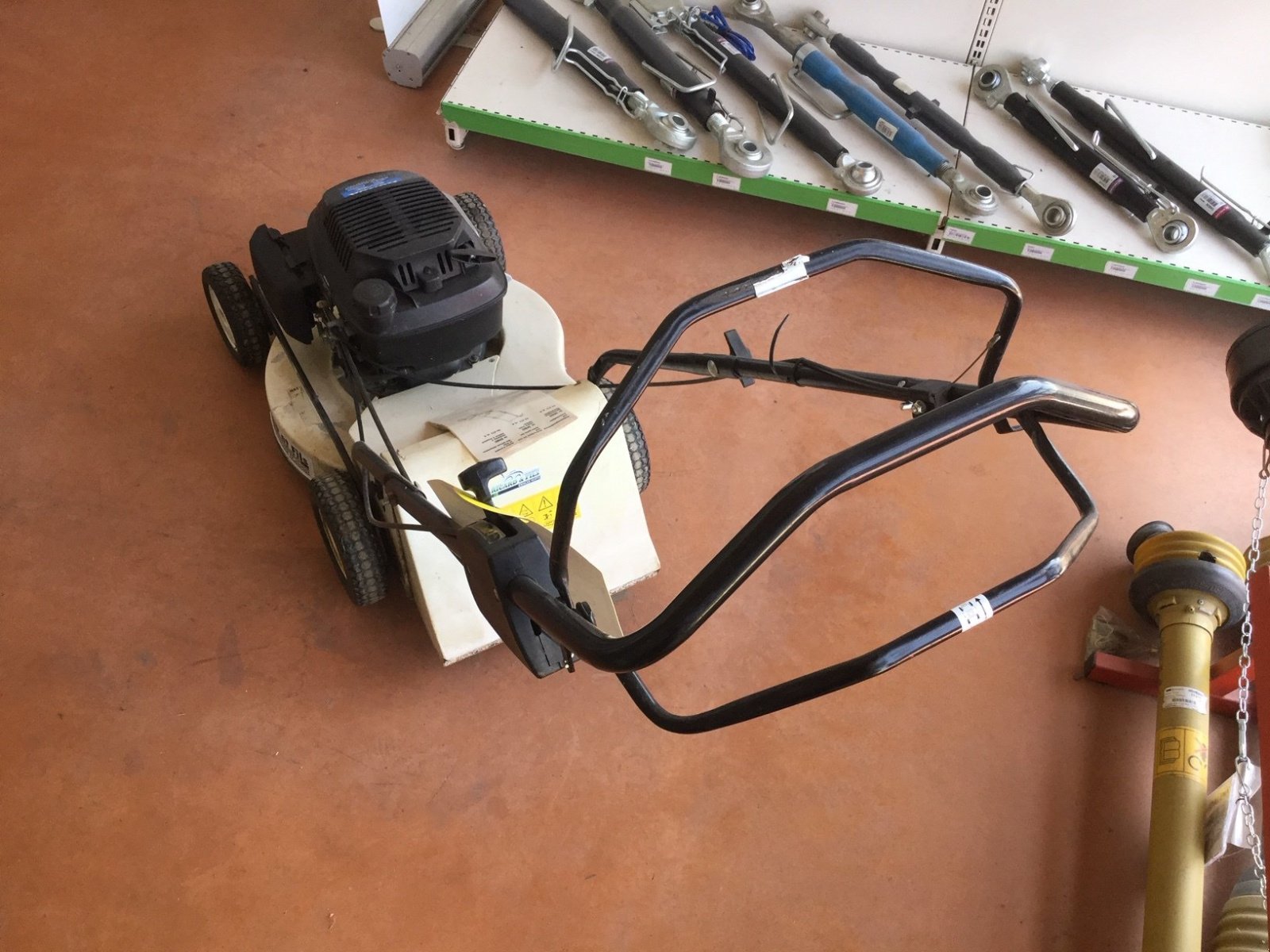 Rasenmäher typu Sonstige Béal, Gebrauchtmaschine w LA SOUTERRAINE (Zdjęcie 2)