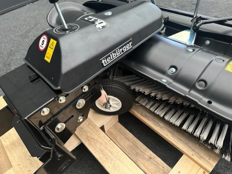 Rasenmäher des Typs Sonstige Tielbürger Kehrbürste zu Husqvarna Rider 300er, Neumaschine in Tamsweg (Bild 14)