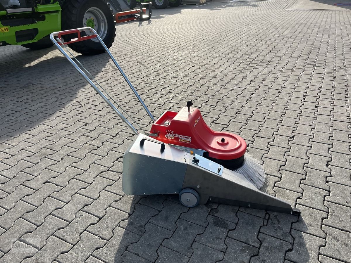 Rasenmäher of the type Sonstige Westermann Radialbesen WR 650 Akku, Neumaschine in Burgkirchen (Picture 8)