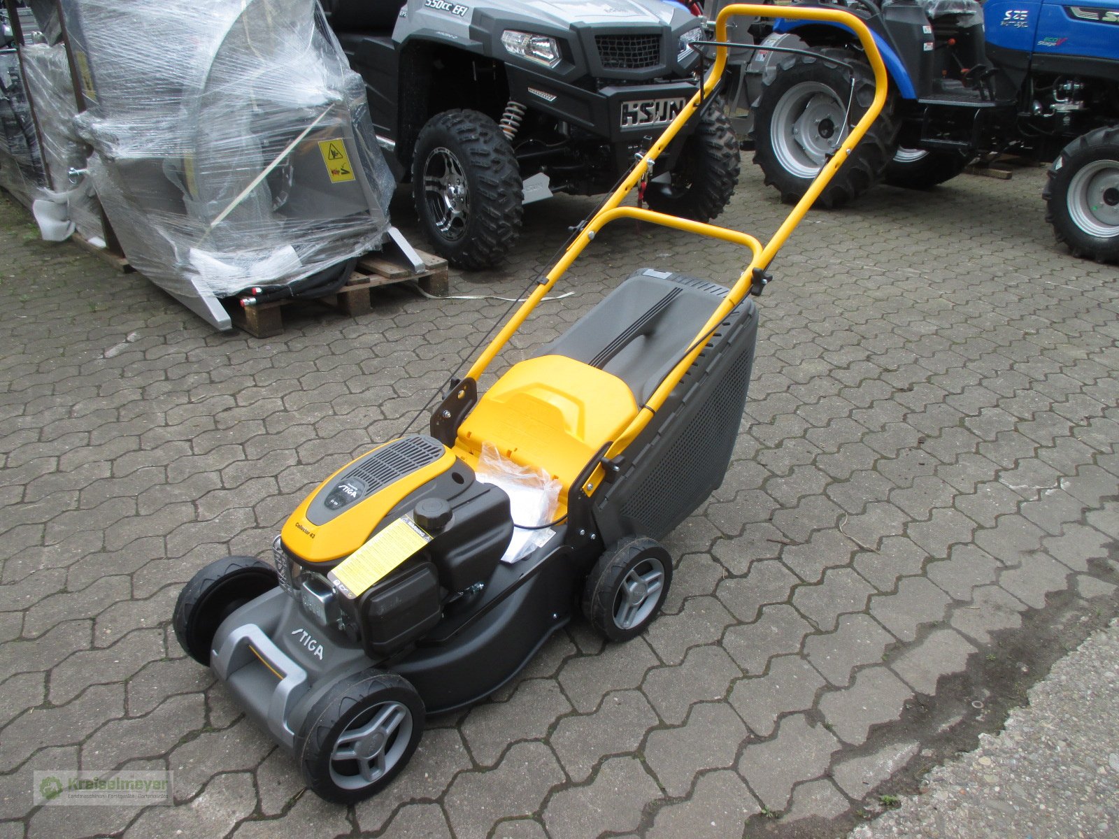 Rasenmäher des Typs Stiga Collector 43, Neumaschine in Feuchtwangen (Bild 1)