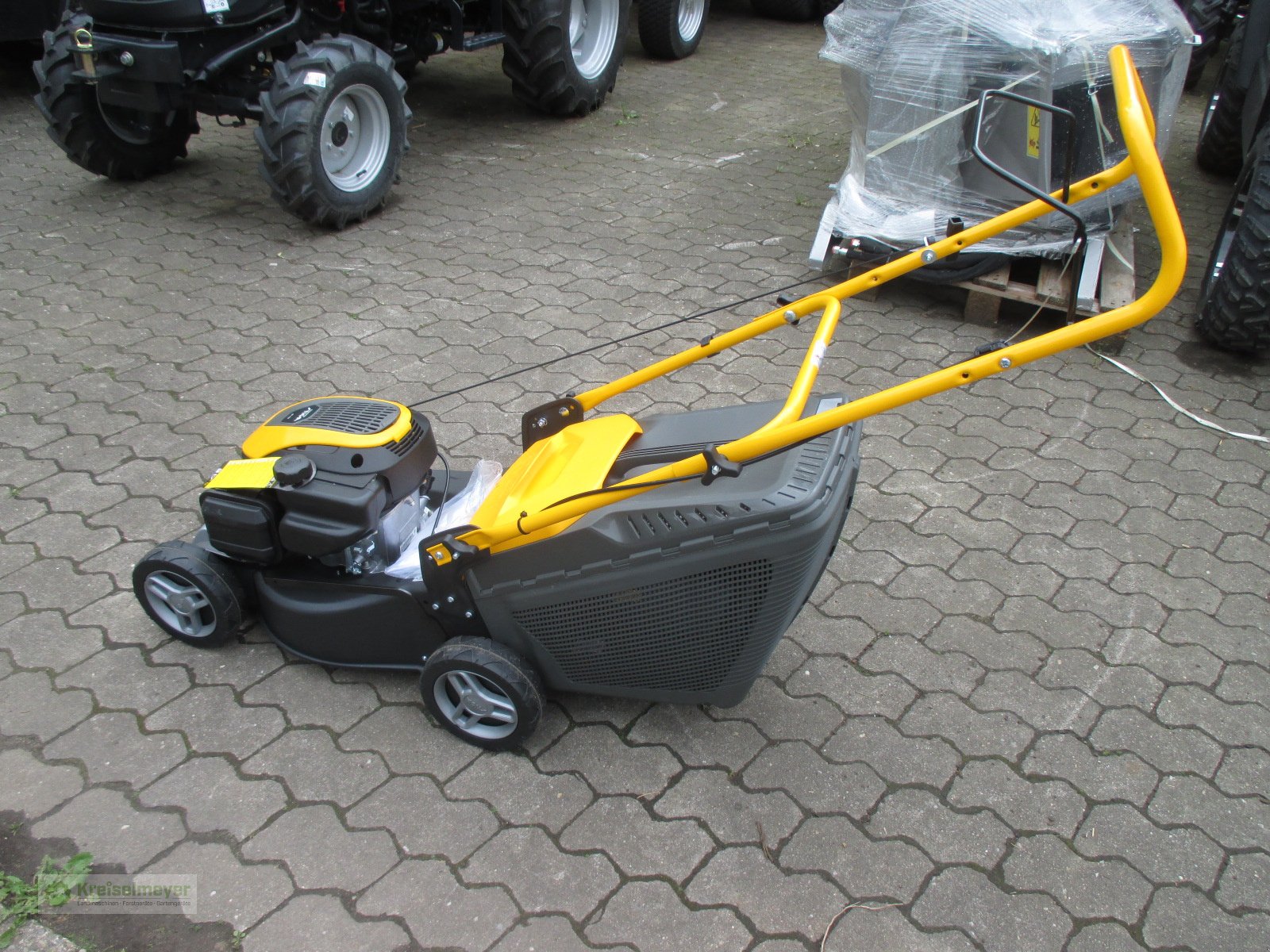 Rasenmäher des Typs Stiga Collector 43, Neumaschine in Feuchtwangen (Bild 3)