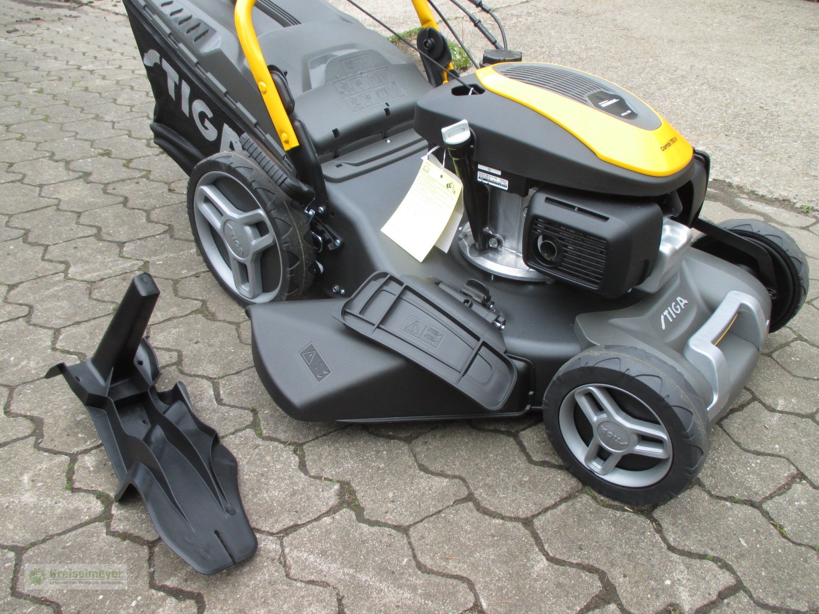 Rasenmäher of the type Stiga Combi 753 V mit Honda GCVx170 Motor variable Geschwindigkeit, Neumaschine in Feuchtwangen (Picture 3)