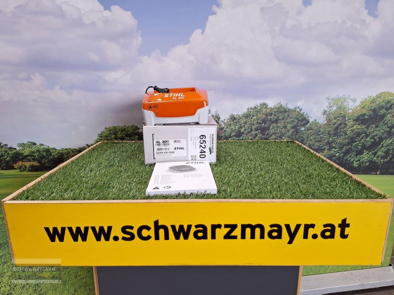 Rasenmäher des Typs Stihl AL301 Ladegerät, Neumaschine in Gampern