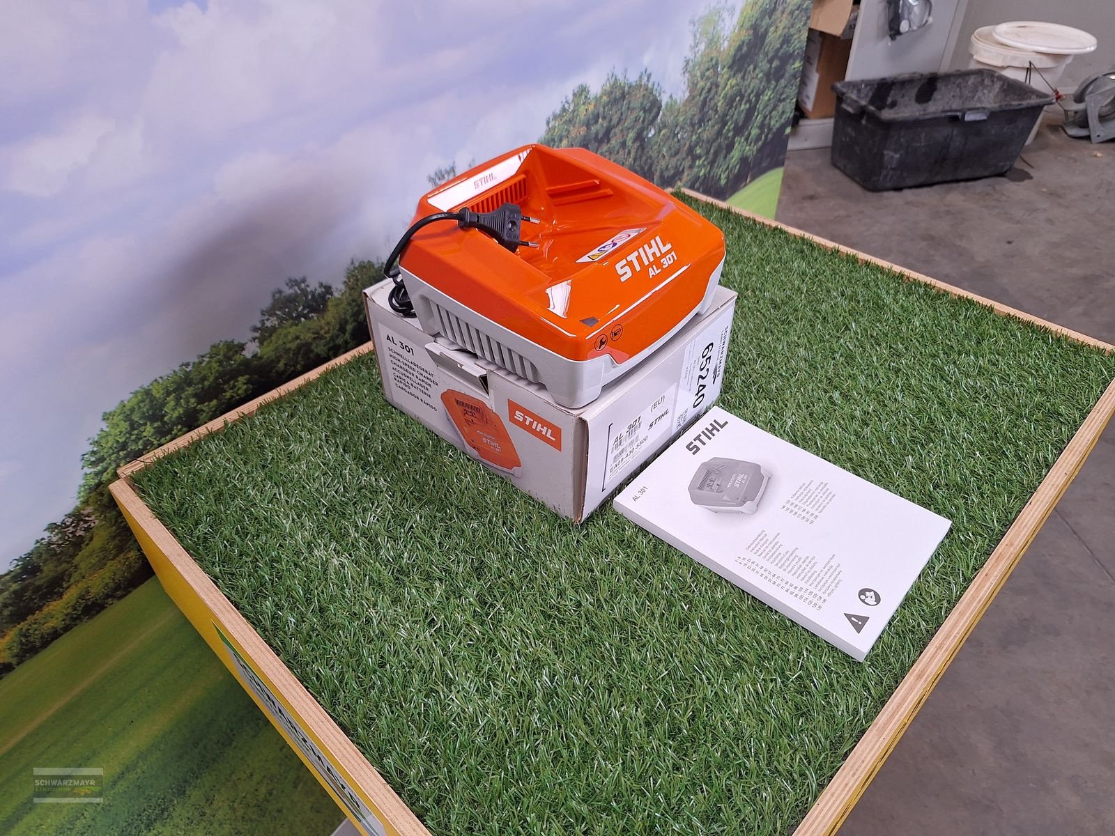 Rasenmäher des Typs Stihl AL301 Ladegerät, Neumaschine in Gampern (Bild 2)