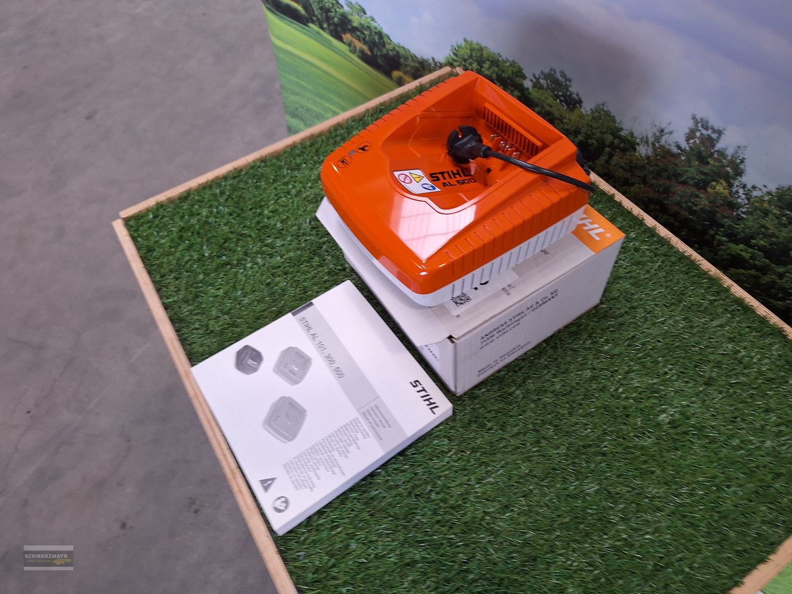 Rasenmäher typu Stihl AL501 Ladegerät, Neumaschine v Aurolzmünster (Obrázek 3)