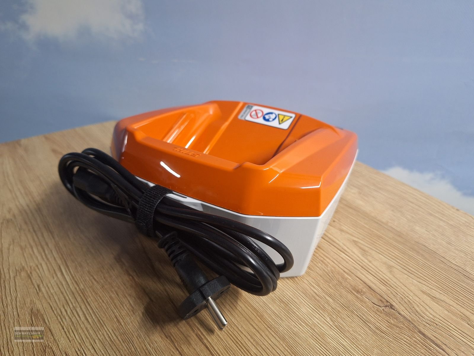 Rasenmäher of the type Stihl AL501 Ladegerät, Gebrauchtmaschine in Aurolzmünster (Picture 5)