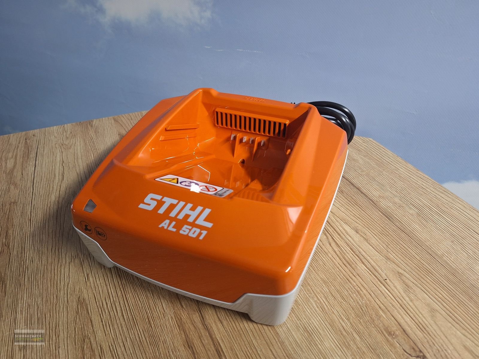 Rasenmäher of the type Stihl AL501 Ladegerät, Gebrauchtmaschine in Aurolzmünster (Picture 3)