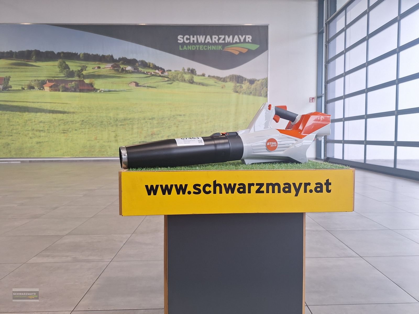 Rasenmäher des Typs Stihl BGA 60+AK30+AL101, Neumaschine in Aurolzmünster (Bild 1)