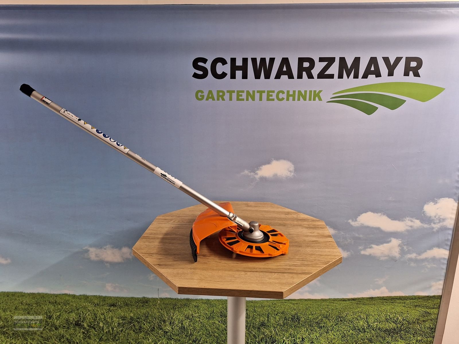 Rasenmäher des Typs Stihl FS KM/GSB 230-4, Neumaschine in Aurolzmünster (Bild 1)