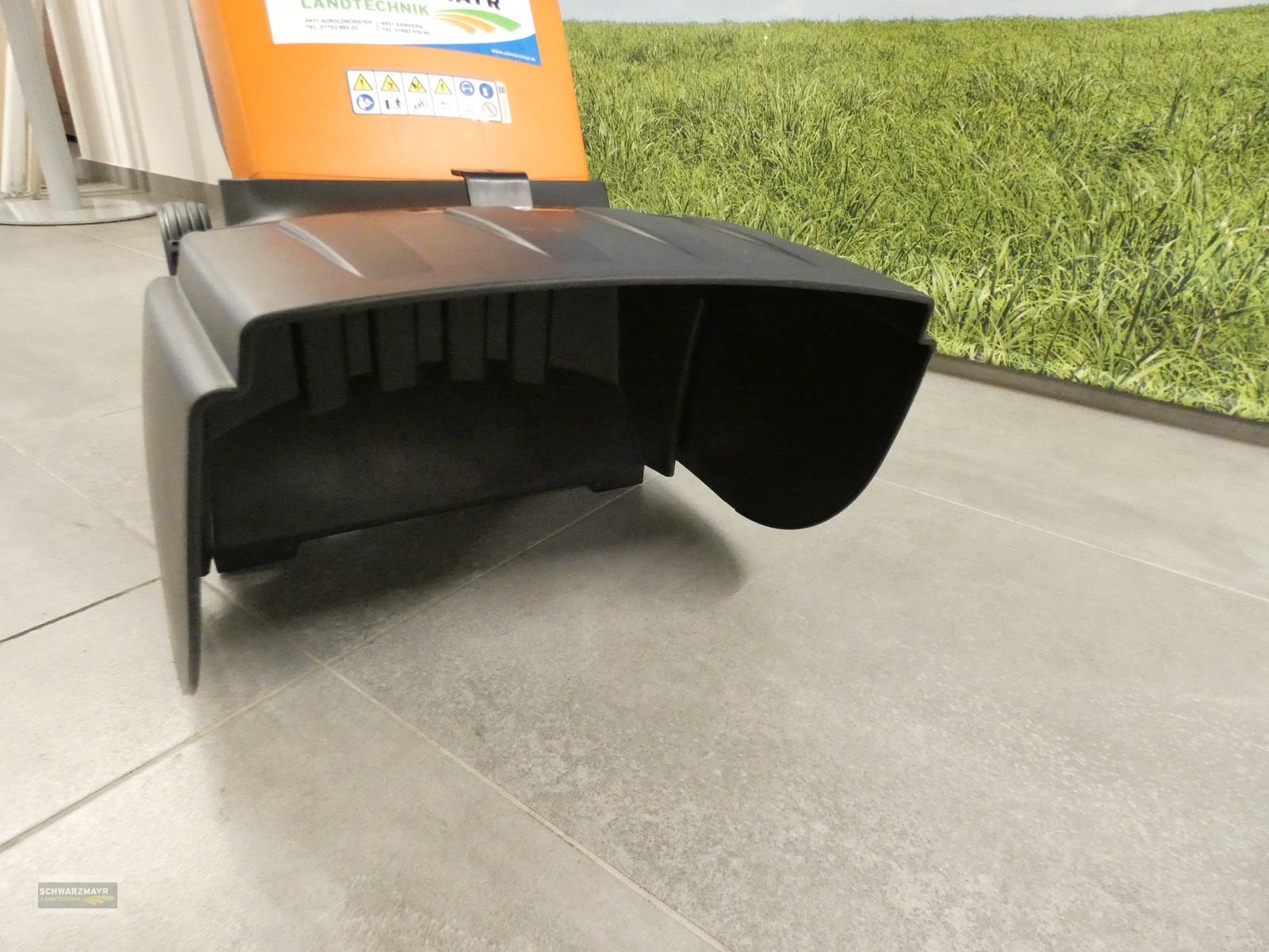 Rasenmäher of the type Stihl GHE 375.0 Häcksler, Neumaschine in Aurolzmünster (Picture 14)