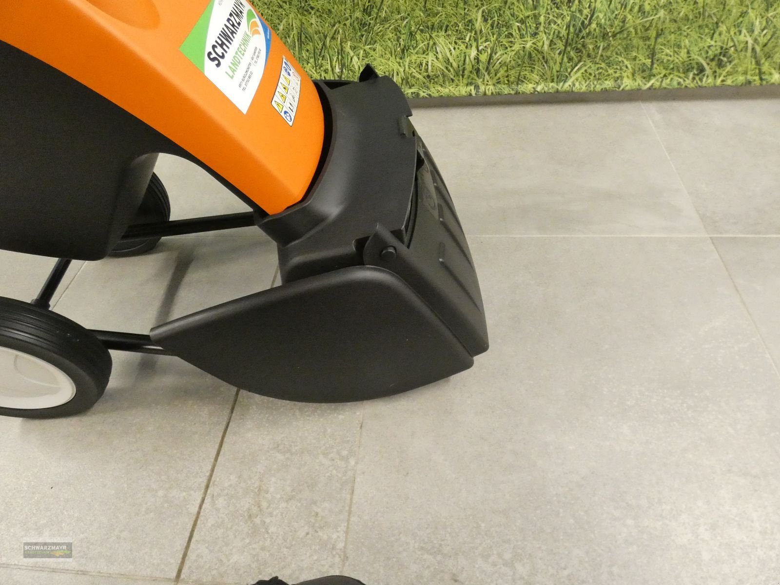 Rasenmäher of the type Stihl GHE 375.0 Häcksler, Neumaschine in Aurolzmünster (Picture 13)