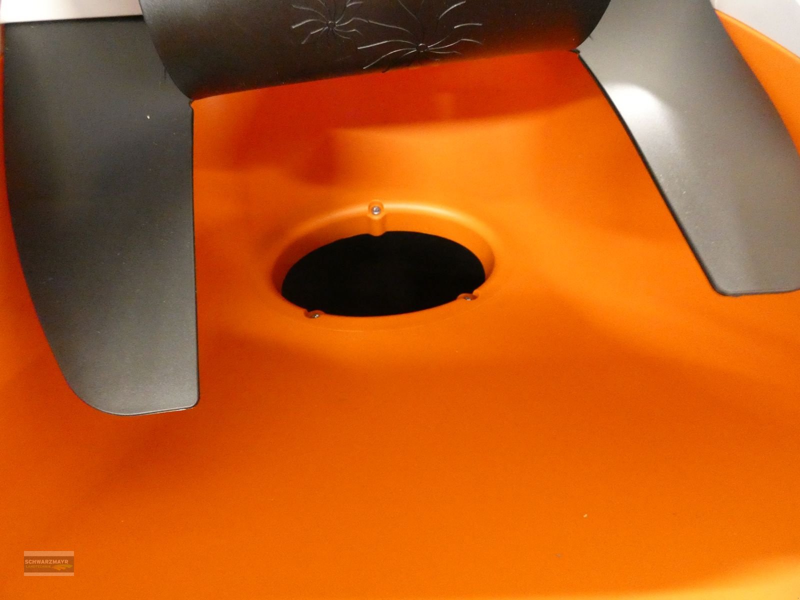 Rasenmäher of the type Stihl GHE 375.0 Häcksler, Neumaschine in Aurolzmünster (Picture 16)